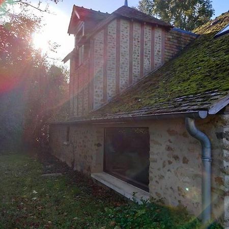 "Reves De Gamins", Gite De Campagne "La Camusiere" Proche Du Pole Europeen Et 24H Champagné Exterior foto